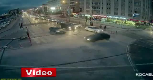 Ölümden saniyelerle kurtuldu