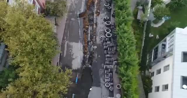 Sarıyer’de selin ikiye ayırdığı cadde havadan görüntülendi