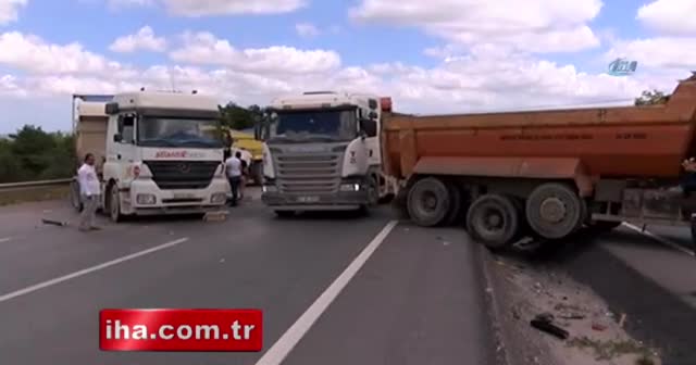 Şile yolunda hafriyat kamyonları çarpıştı: 2 yaralı