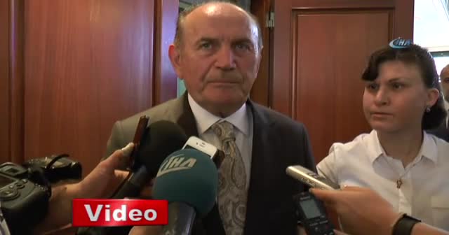 Topbaş istifasının ardından arkadaşlarıyla vedalaşmak için İBB’ye geldi