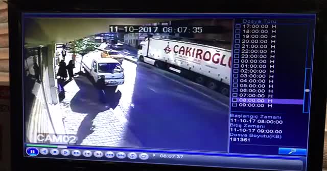 14 yaşındaki kız, tırın altında ezildi