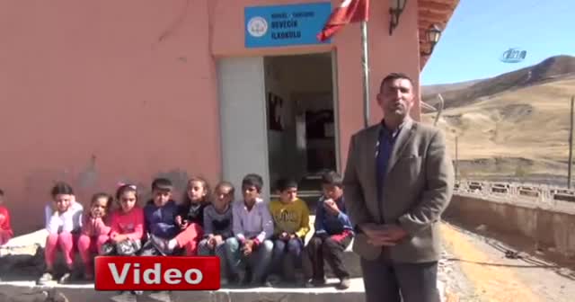 Bu okulda öğretmen olmadığı için eğitim başlamadı