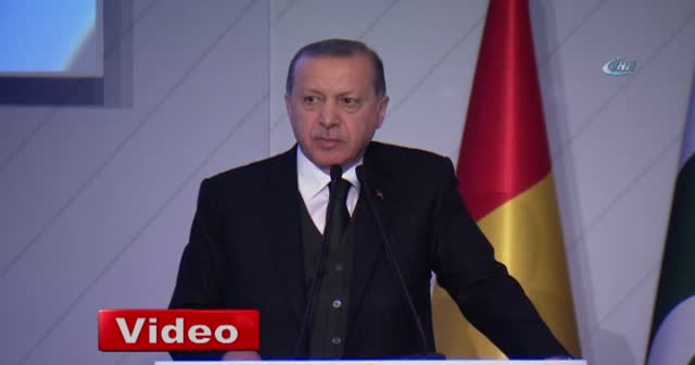 Erdoğan, İstanbul'daki D-8 zirvesinde önemli açıklamalarda bulundu