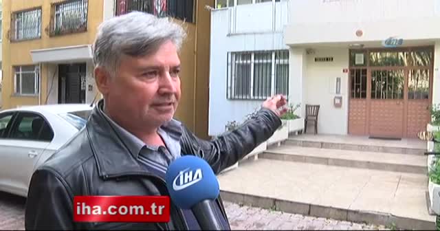 Hırsızın ev sahibine bıçak çektiği anlar kamerada