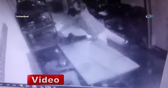 İstanbul’daki korkunç cinayet kamerada