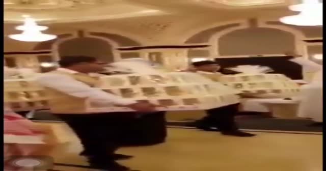 Yok böyle damat! Düğüne katılan herkese iphone 8 dağıttı