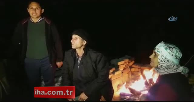 Depremin merkez üssünde binalarda hasar oluştu