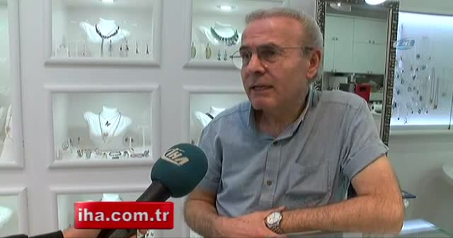 Fiyat sorma bahanesiyle girdiği dükkandan 800 liralık takıyı çaldı