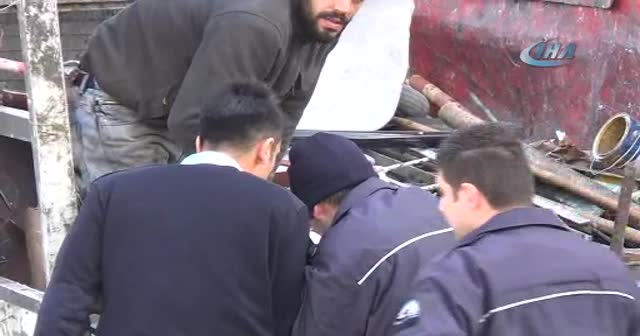 Hurda bir kamyonetinin kasasında askeri mühimmat bulundu