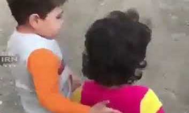 İranlı çocuktan tebessüm ettiren hareket