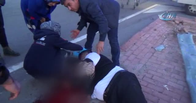 Konya'da AK Partilileri taşıyan minibüsle otomobil çarpıştı: 7 yaralı