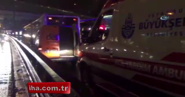 Metrobüs yolunda kazaa