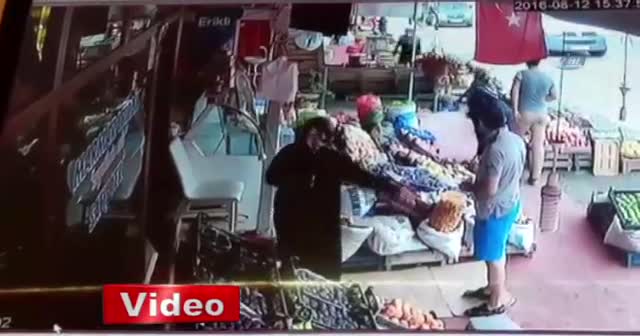 Pazarcı kadınların kavgası şaşkına çevirdi