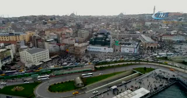Büyük ikramiye öncesi vatandaş Nimet Abla'ya akın etti (MPİ sıralı liste bilet sorgulama)