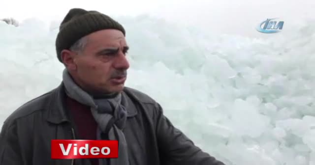 Çıldır Gölü’nde kutupları aratmayan manzara