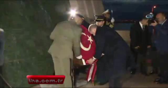 Cumhurbaşkanı Erdoğan Tunus'ta şehitler anıtını ziyaret etti