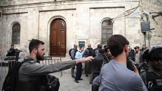 İsrail polisi gazetecilere saldırdı