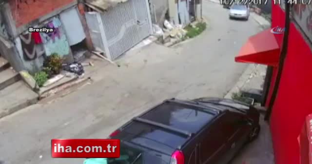 Otomobil bir anda kaymaya başladı