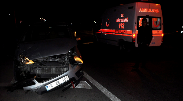 Otomobiller kavşakta çarpıştı: 1 yaralı