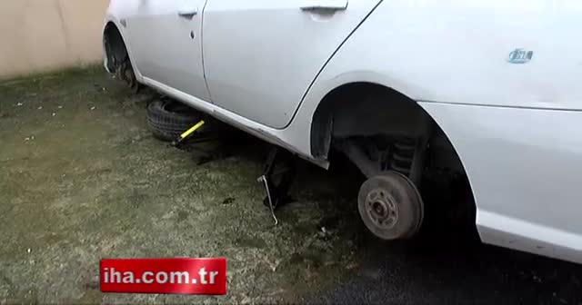 Sarıyer'de sokakta bulunan 20 aracın lastiği patlamış halde bulundu