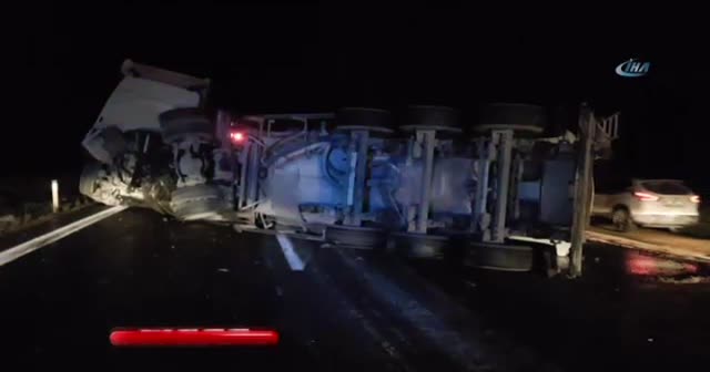 TEM otoyolunda tanker devrildi: 1 yaralı
