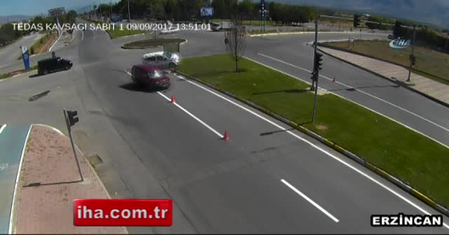 Trafik kazaları mobese kameralarında