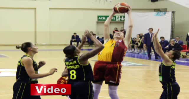 Yılın son derbisi Fener’in