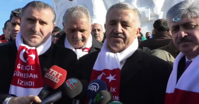 90 bin askerin temsili kardan heykellerini Bakan Arslan ve Bakan Bak yaptı