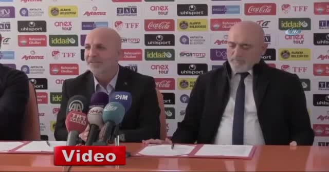 A. Alanyaspor, Hikmet Karaman’la sözleşme imzaladı
