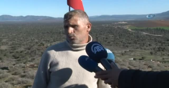 Afrin sınırına dev Türk bayrağı