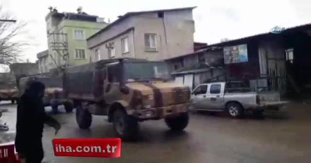 Afrin sınırına zırhlı araç sevkiyatı