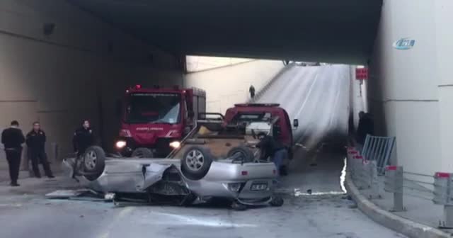 İstanbul'da araç köprüden böyle uçtu