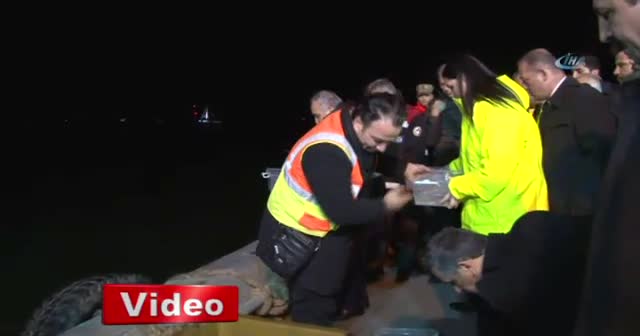 Bakan Demircan ve Fakıbaba denize kalkan yavrusu bıraktı