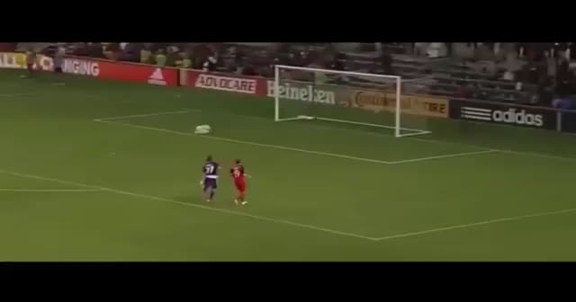 Beşiktaş,  Cyle Larin'in transferini KAP'a bildirdi