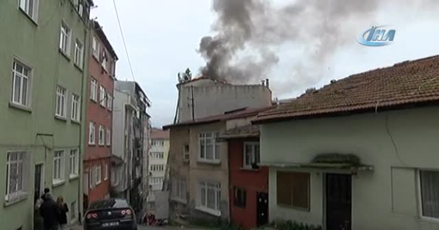 Beyoğlu’nda korkutan yangın!