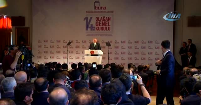 Cumhurbaşkanı Erdoğan’ın konuşması sırasında bir bebek ağlayınca renkli görüntüler yaşandı