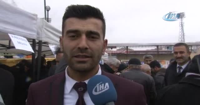 Gelin ve damatlıkla Cumhurbaşkanı'nı görmeye geldiler