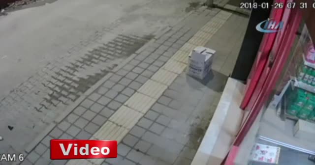 Harçlığı az bulan evlat, babasının dükkanını soydu