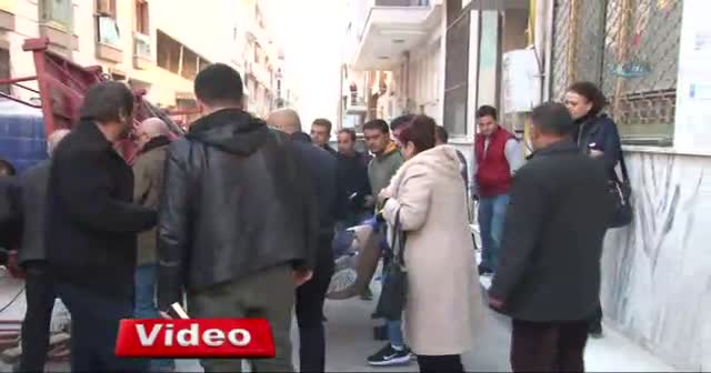 İnşaatta demir iskele devrildi: 1 ölü, 1 yaralı