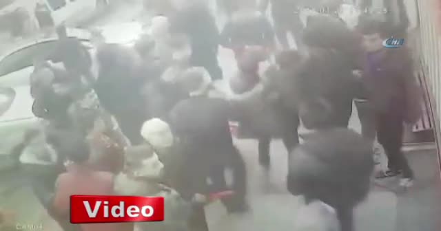 İstanbul’da silahlı saldırı: Mehmetçik’e destek için yürüyorlardı