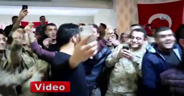 Mehmetçik Yusuf Güney ile moral depoladı