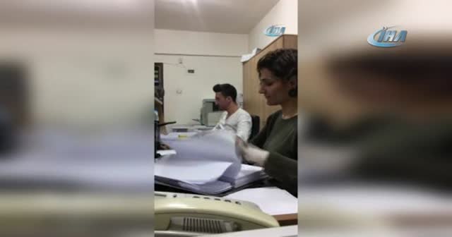 Noterlere bir hâl oldu