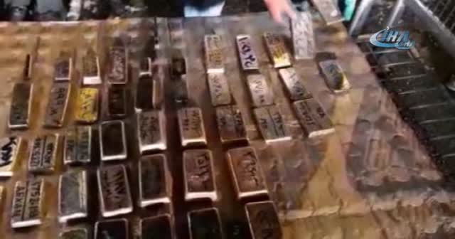 Otobüsün buzdolabından külçe külçe altın çıktı