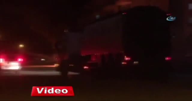 Seyir halindeki otomobil alev alev böyle yandı