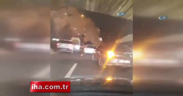 Seyir halindeki otomobil alev alev yandı!