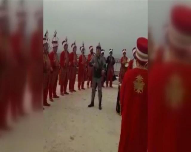 Sınırdaki askere mehteran desteği