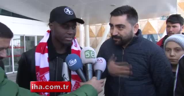 Sivasspor'un yeni transferi Saivet Sivas'a geldi