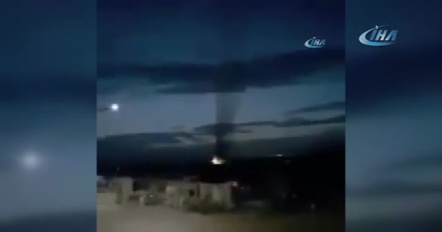 TSK, Afrin’i obüslerle bombardımana tutuyor
