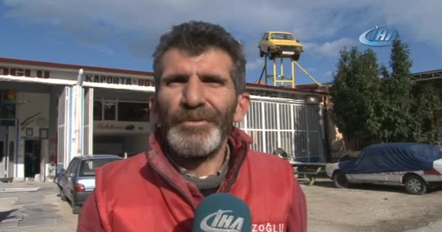 Uzaktan bakan uçan araba sanıyor