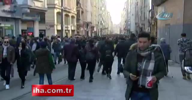 Vatandaşlar Taksim Meydanı’na akın etti